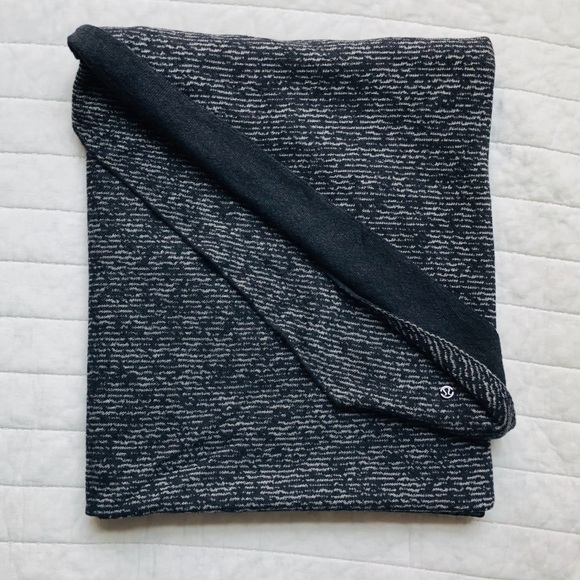 LULULEMON Flow & Go Scarf - Picture 2 of 4